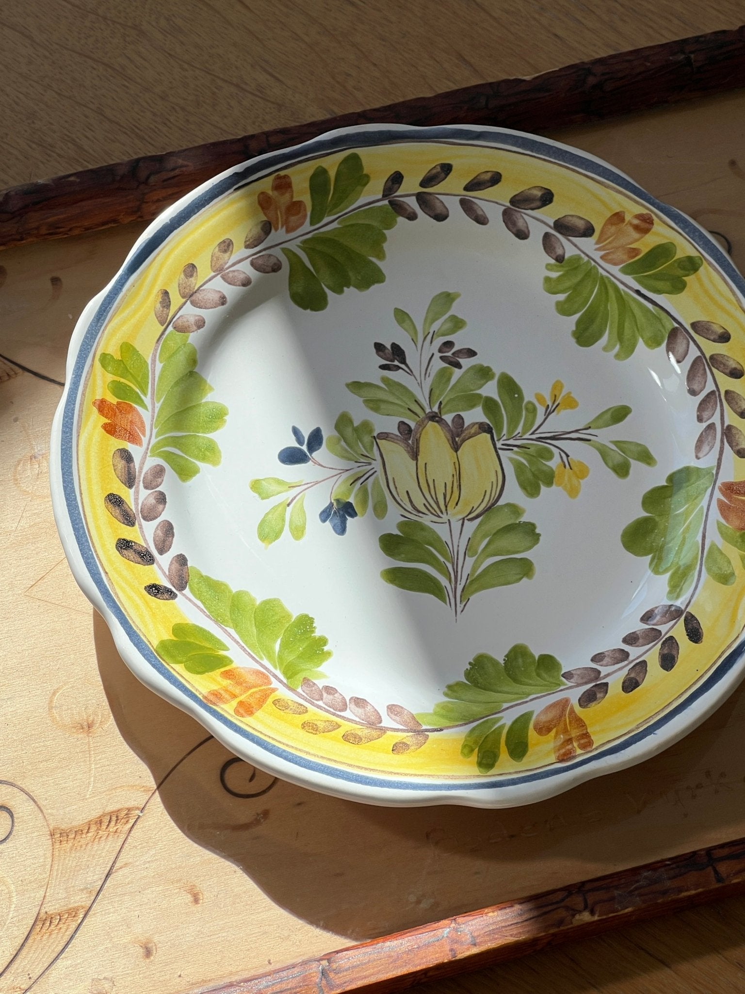 Handpainted wall plate - NEROLI