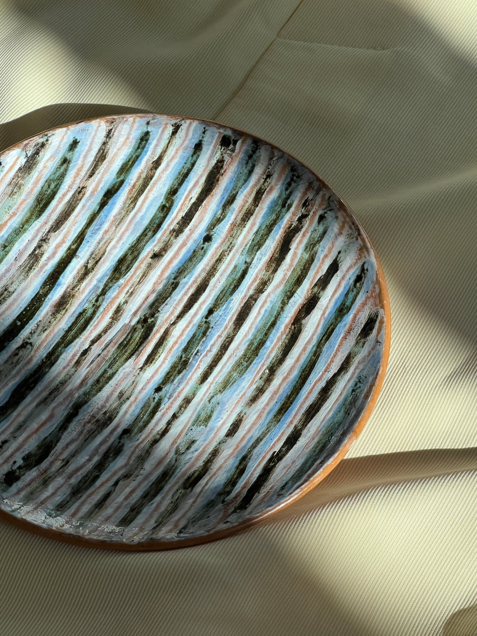 Handpainted wall plate - NEROLI