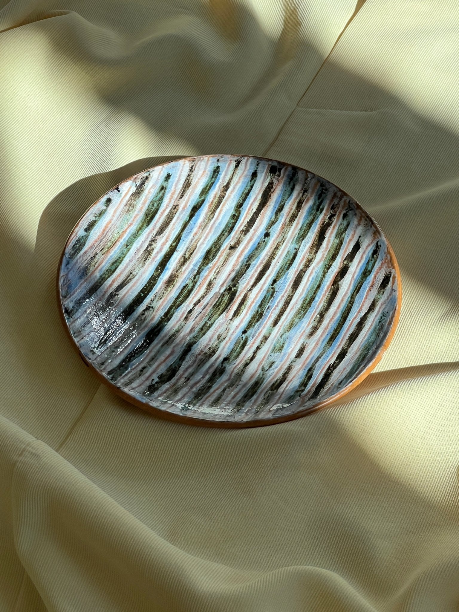 Handpainted wall plate - NEROLI