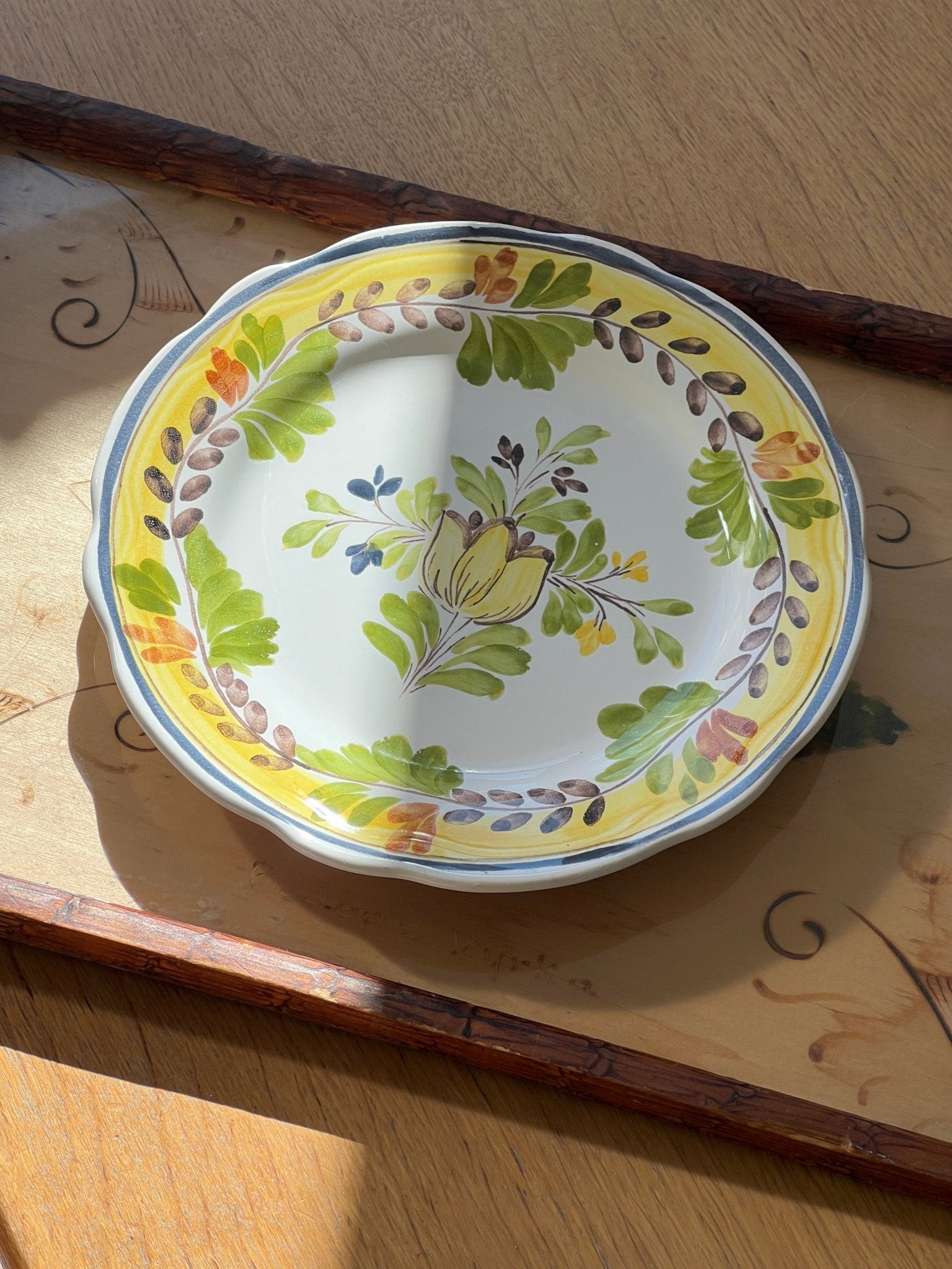 Handpainted wall plate - NEROLI