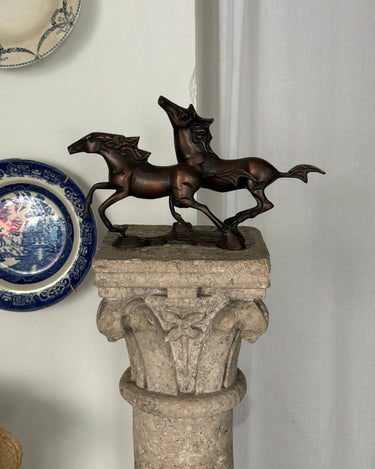 Horse sculpture - NEROLI
