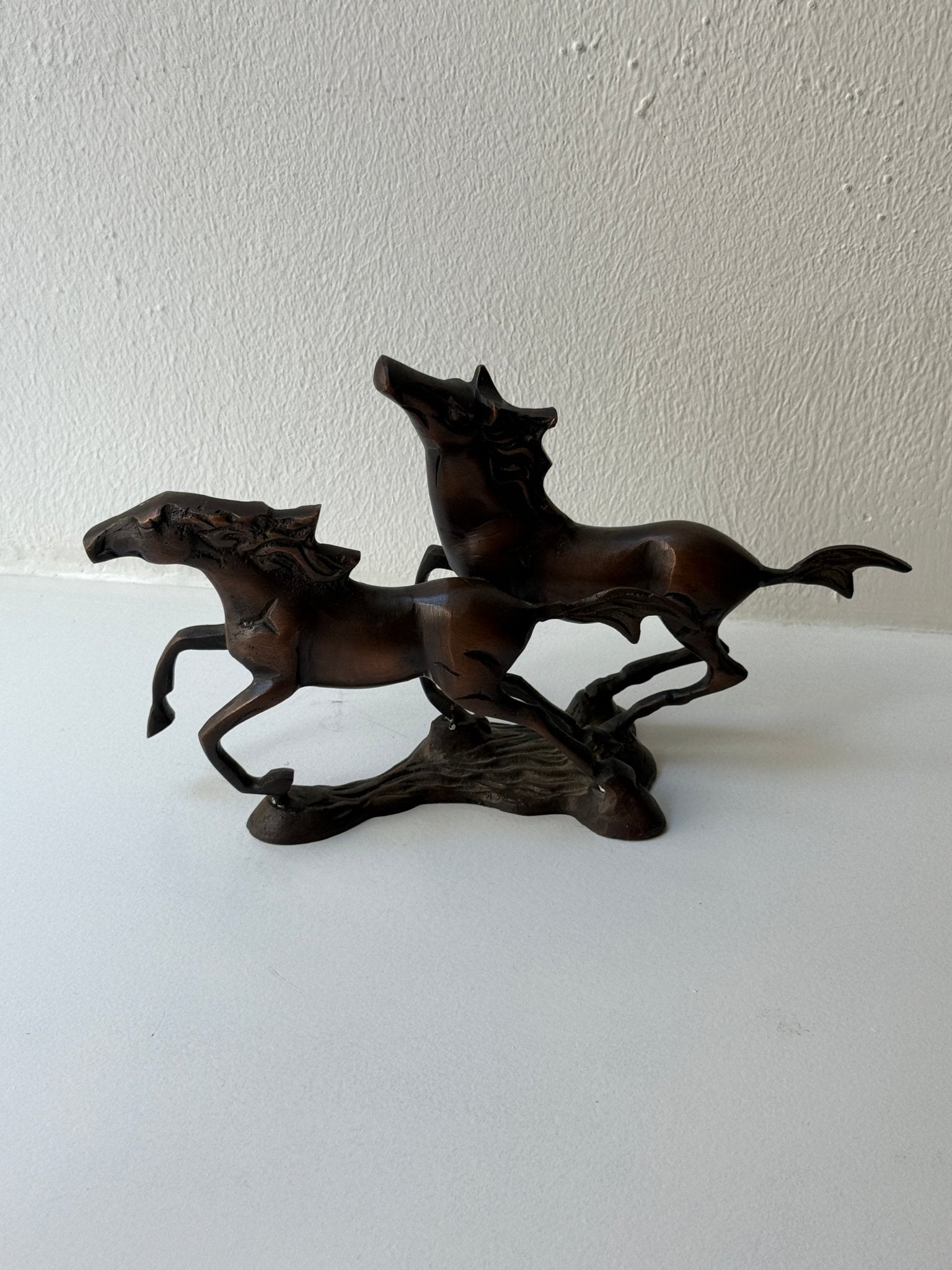 Horse sculpture - NEROLI