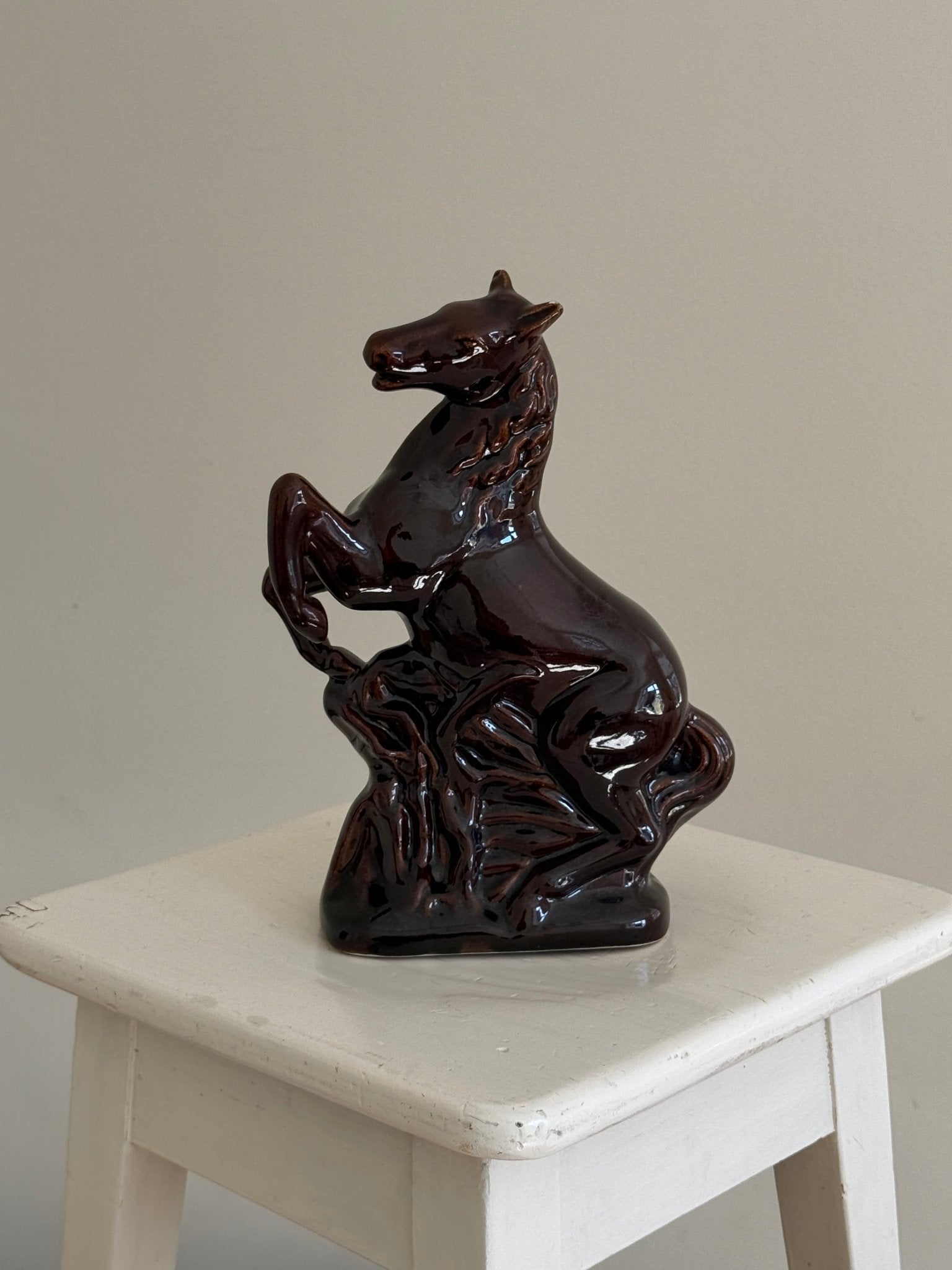 Horse sculpture - NEROLI