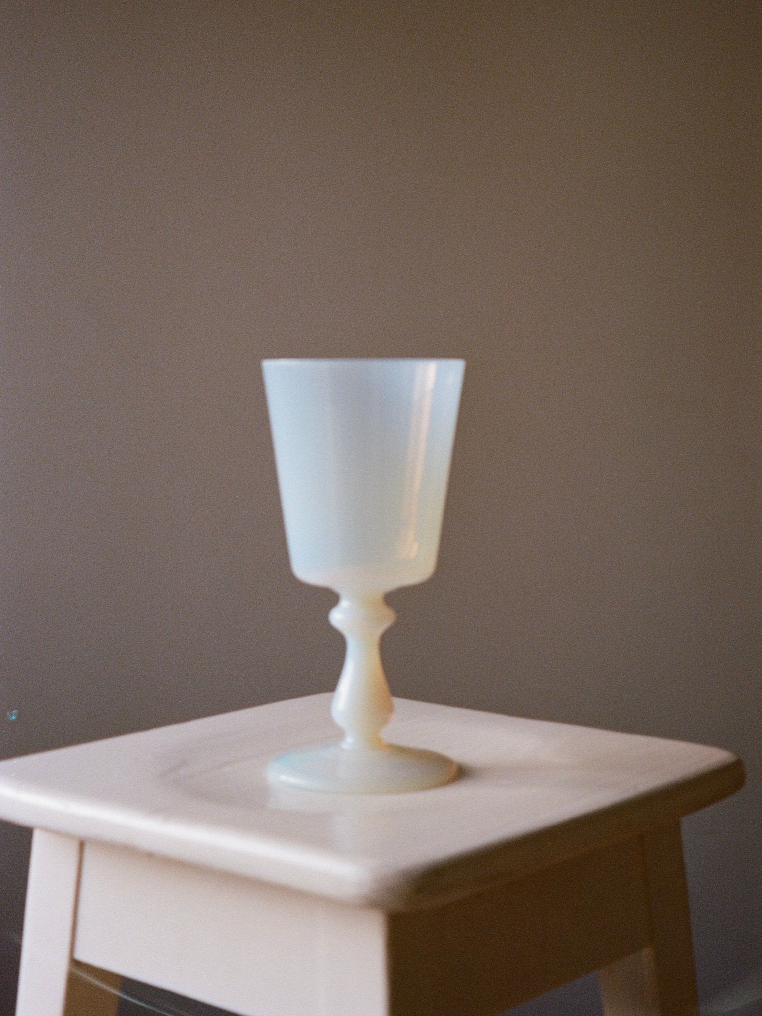 Iridescent opaline vase - NEROLI