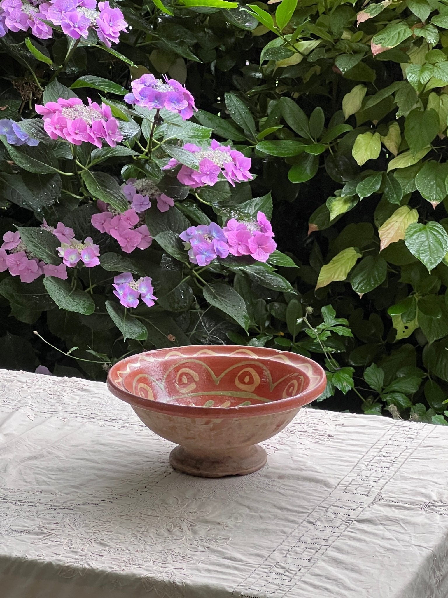 Italian pedestal bowl - NEROLI