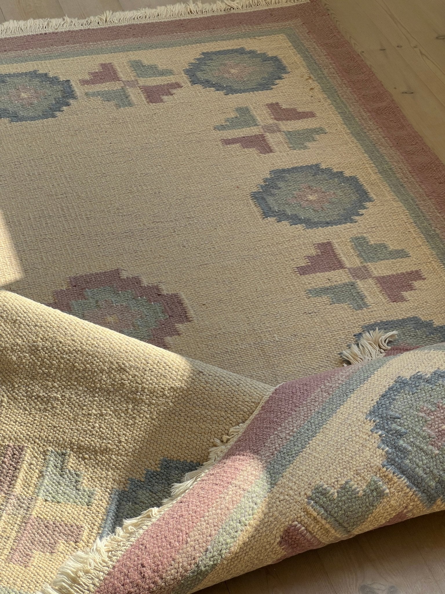 Lilac and blue flatweave rug - NEROLI
