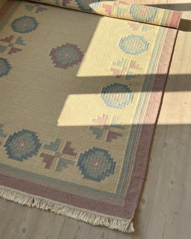 Lilac and blue flatweave rug - NEROLI