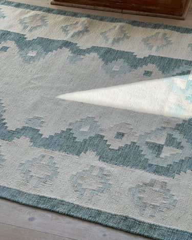 Mint flatweave rug - NEROLI