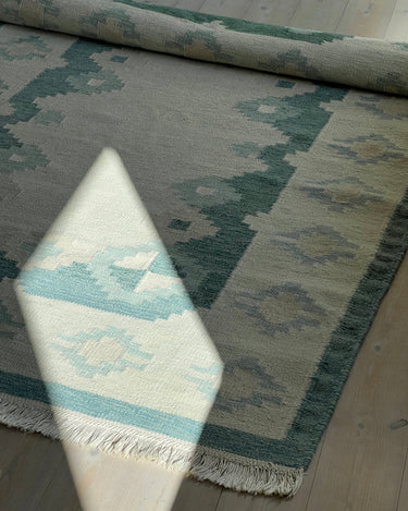 Mint flatweave rug - NEROLI