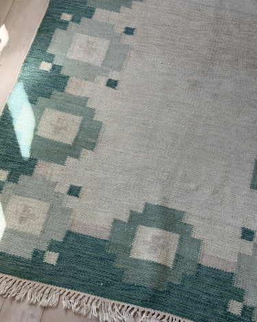 Mint green flatweave rug - NEROLI