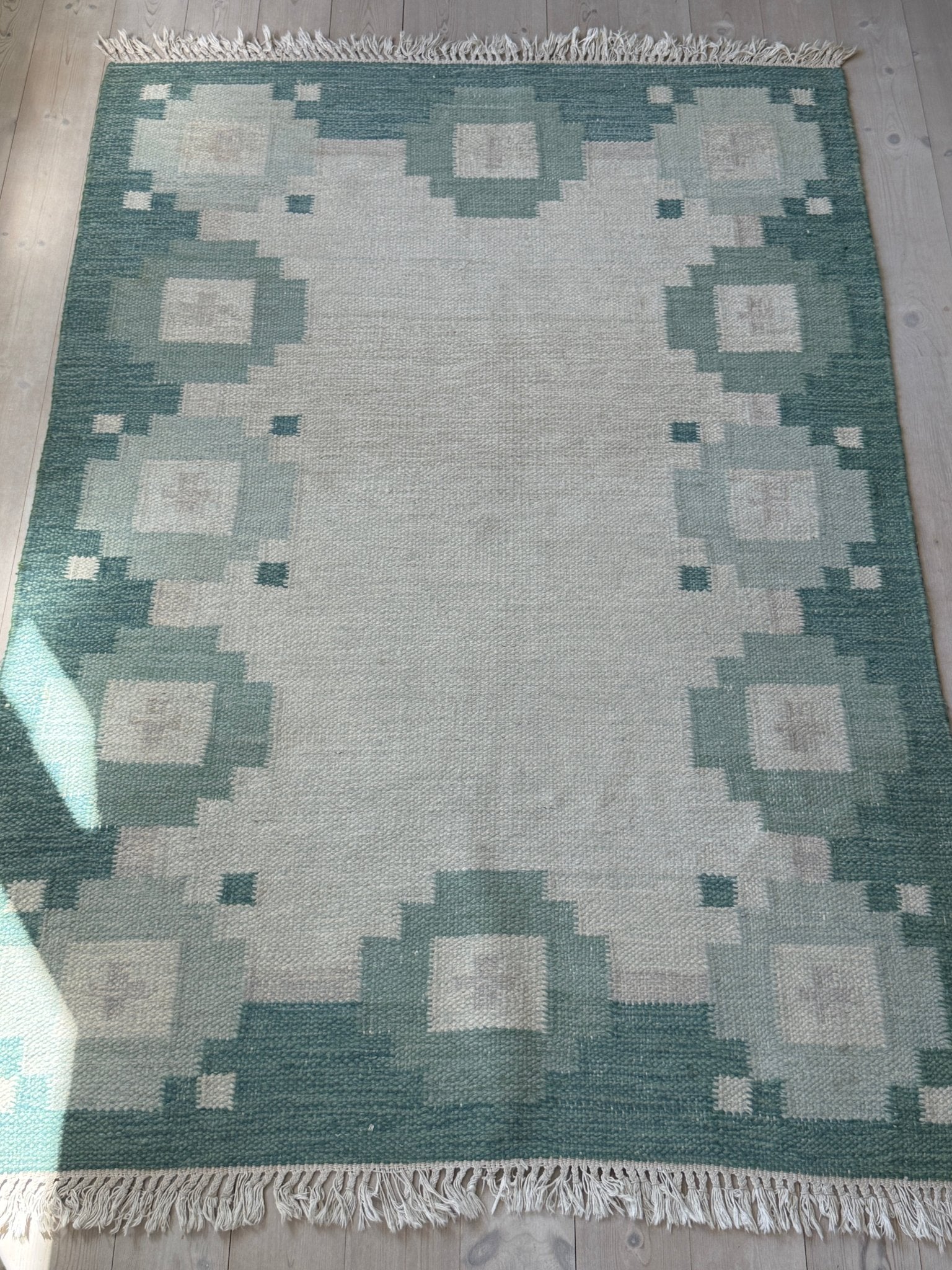 Mint green flatweave rug - NEROLI