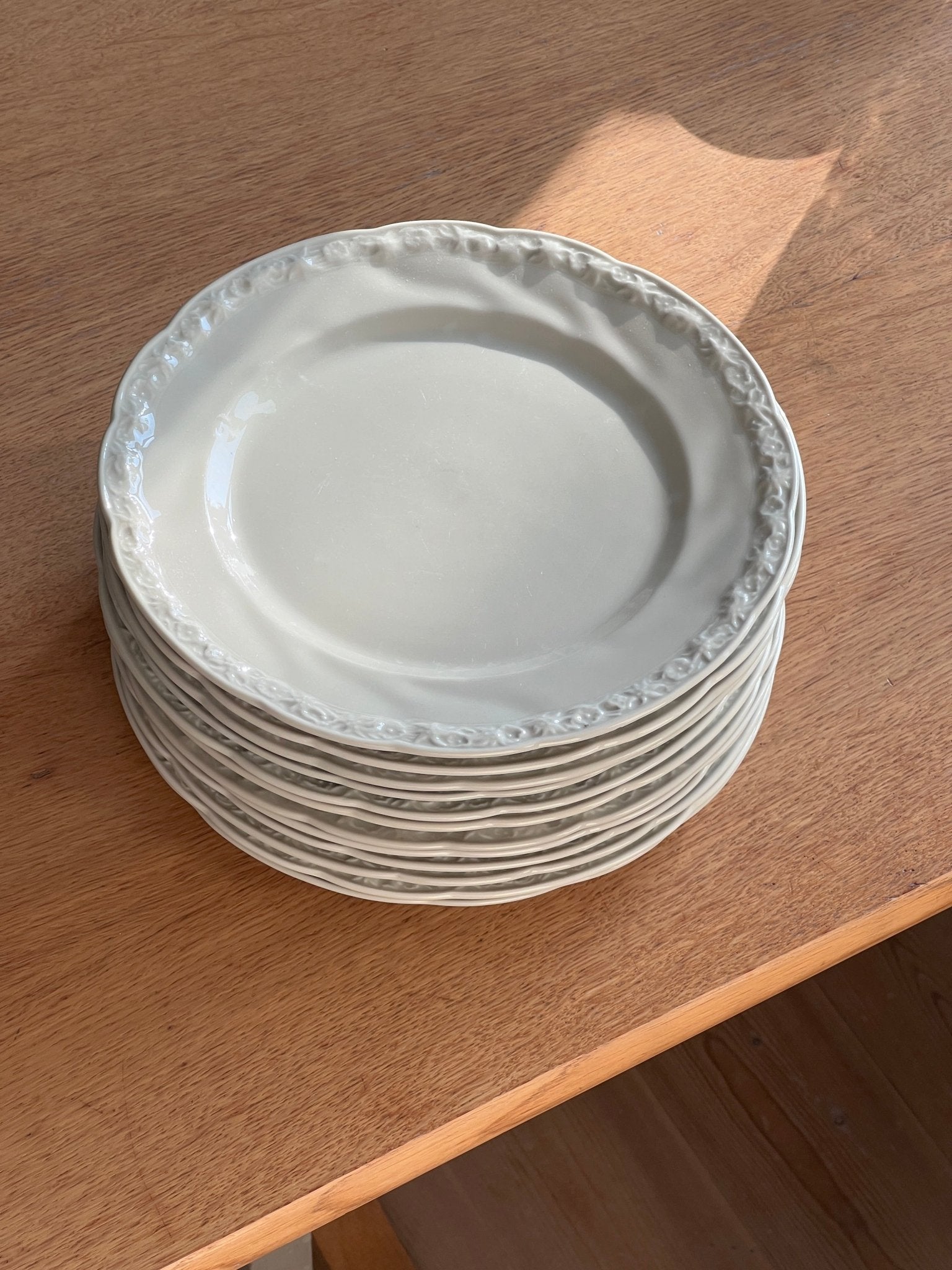 Off white dinner plates (11 pcs) - NEROLI