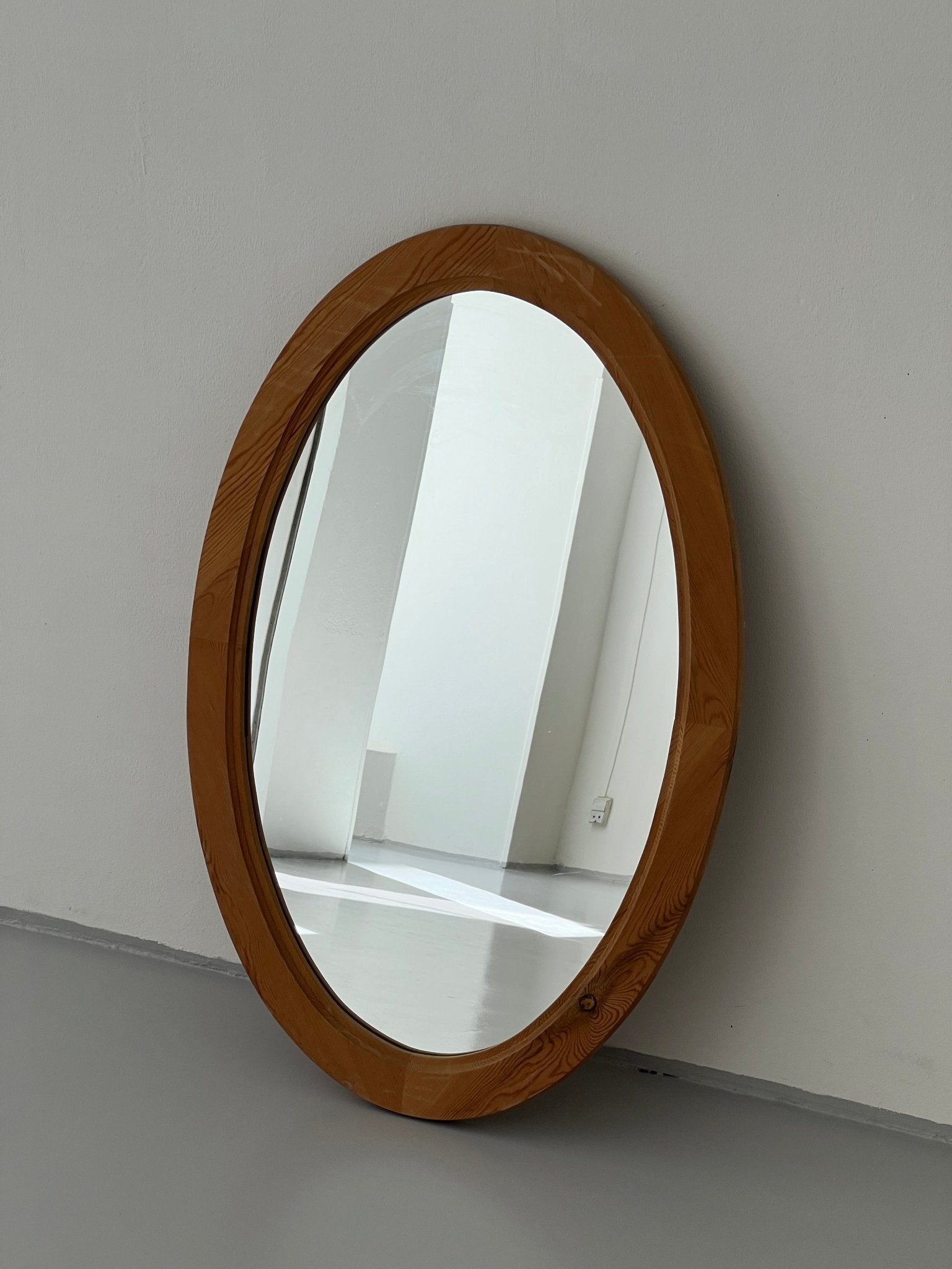 Oval oak mirror - NEROLI