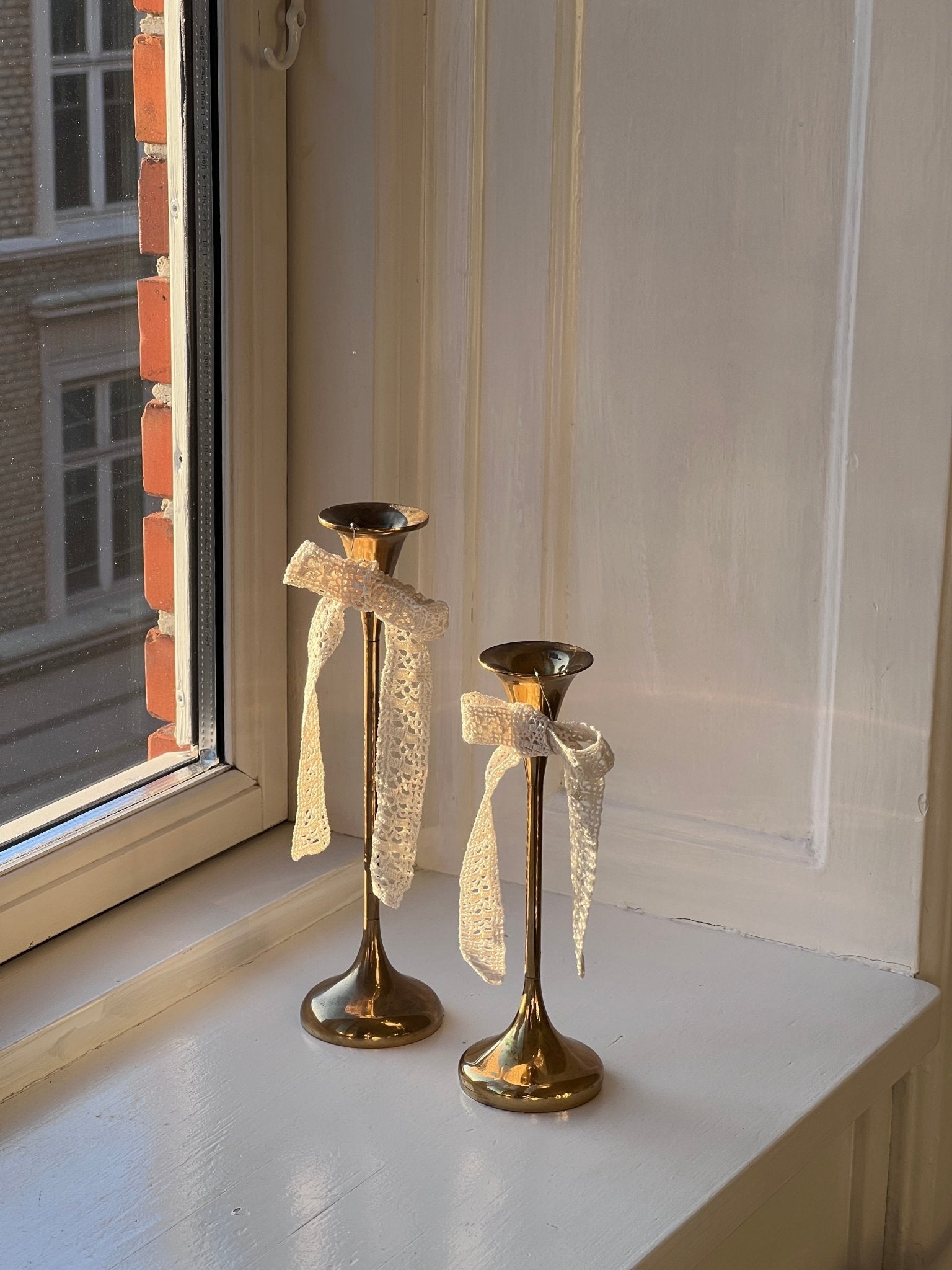 Pair of brass candlesticks - NEROLI