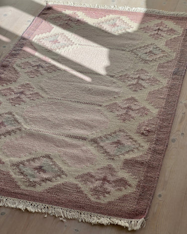 Pale rose flatweave rug - NEROLI