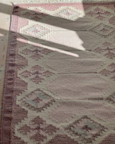 Pale rose flatweave rug - NEROLI