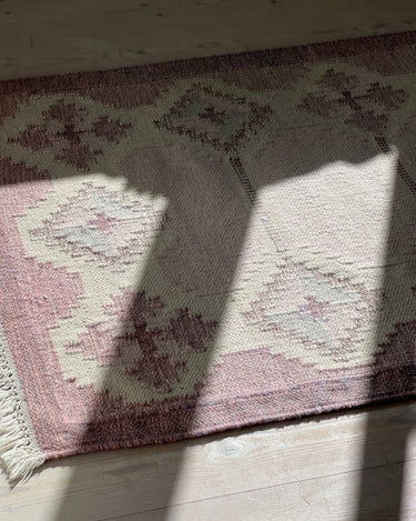 Pale rose flatweave rug - NEROLI