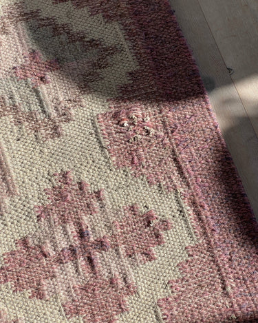Pale rose flatweave rug - NEROLI
