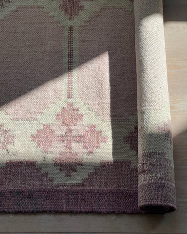 Pale rose flatweave rug - NEROLI