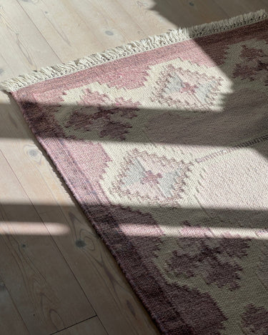 Pale rose flatweave rug - NEROLI