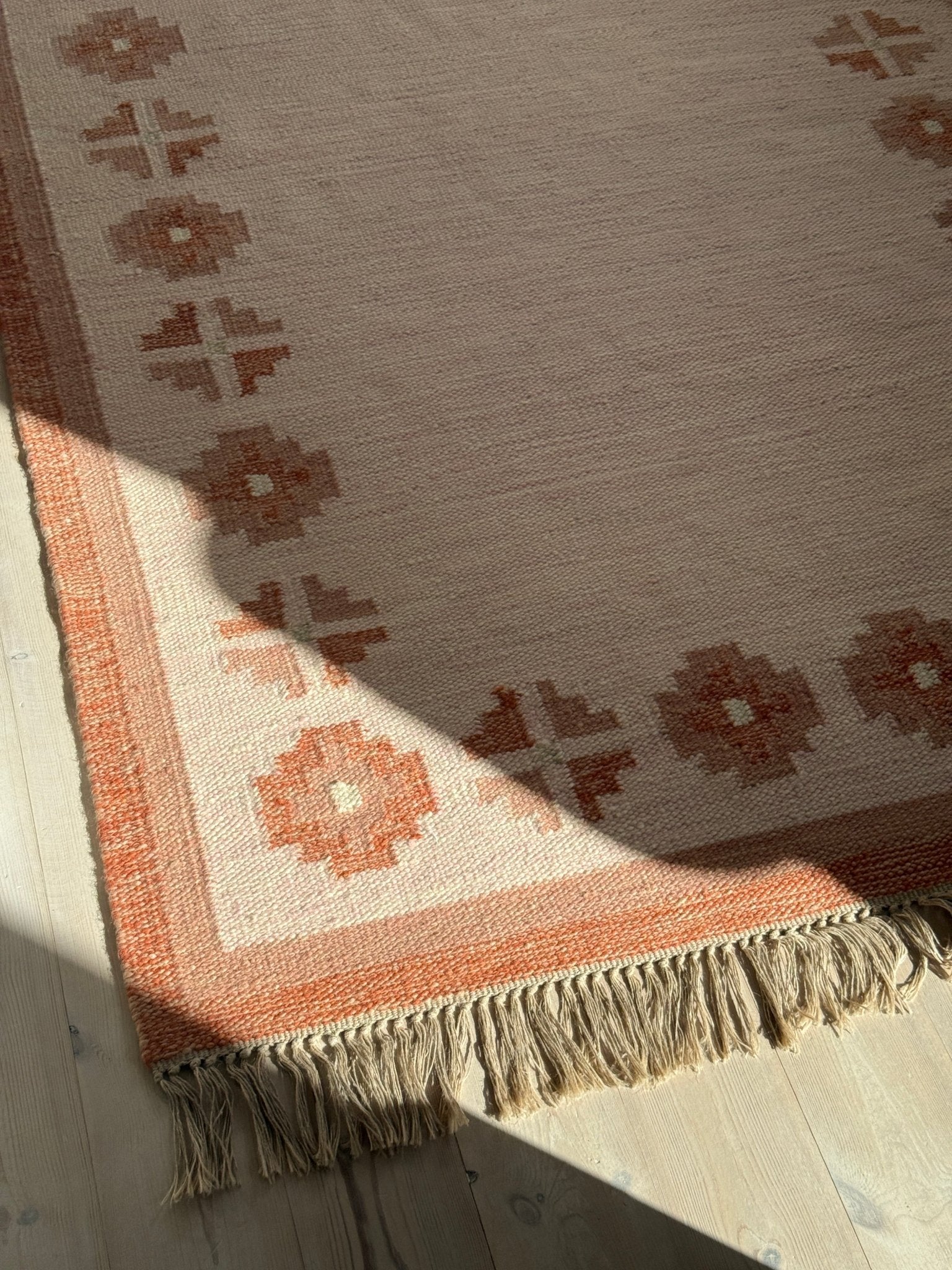 Peach flatweave rug - NEROLI