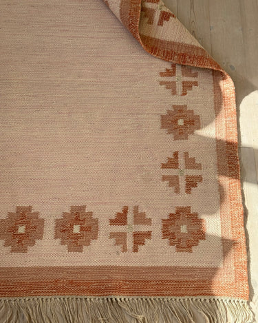 Peach flatweave rug - NEROLI