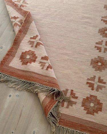 Peach flatweave rug - NEROLI