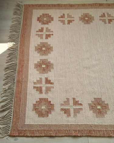 Peach flatweave rug - NEROLI