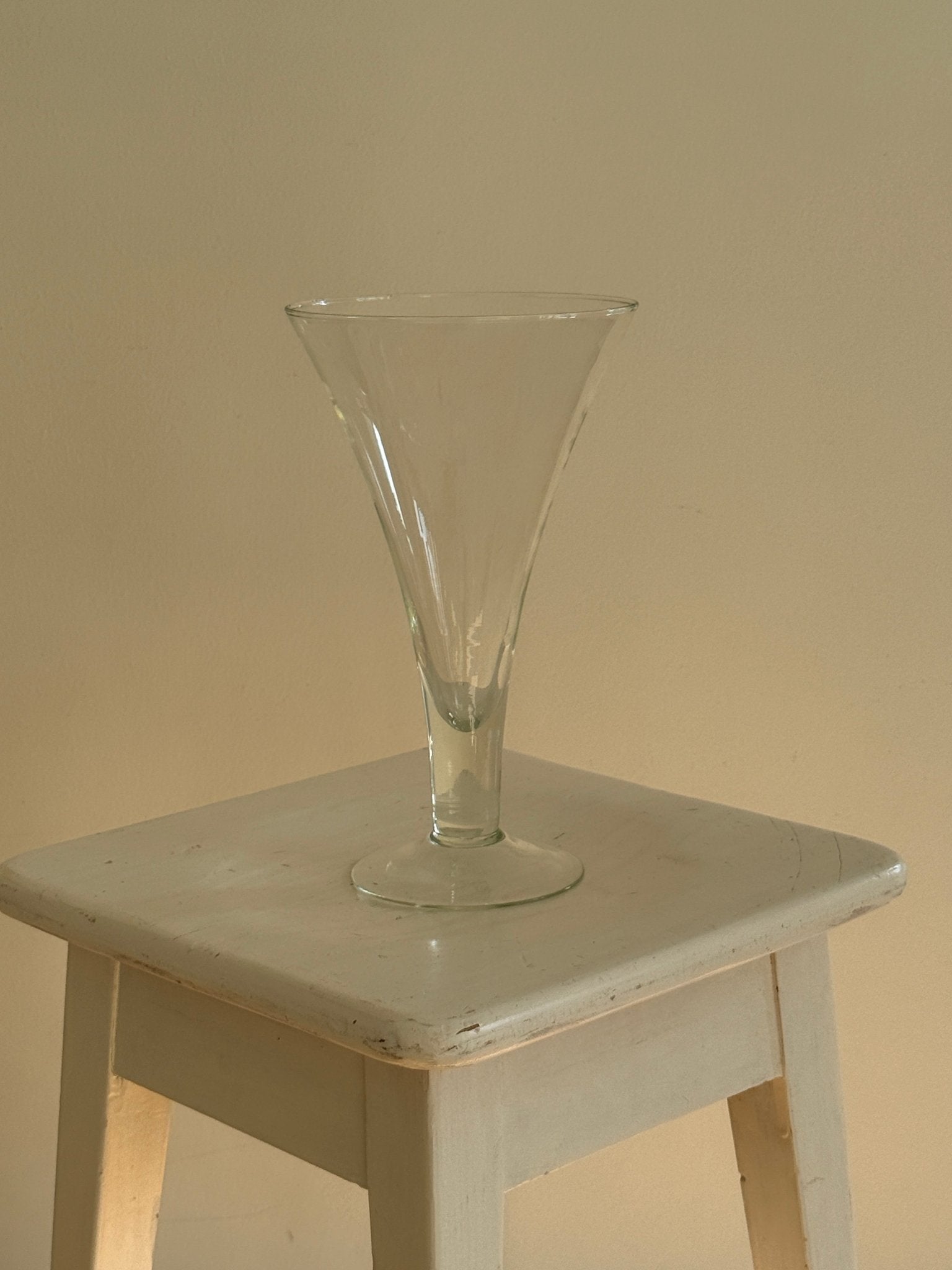 Pedestal glass vase - NEROLI