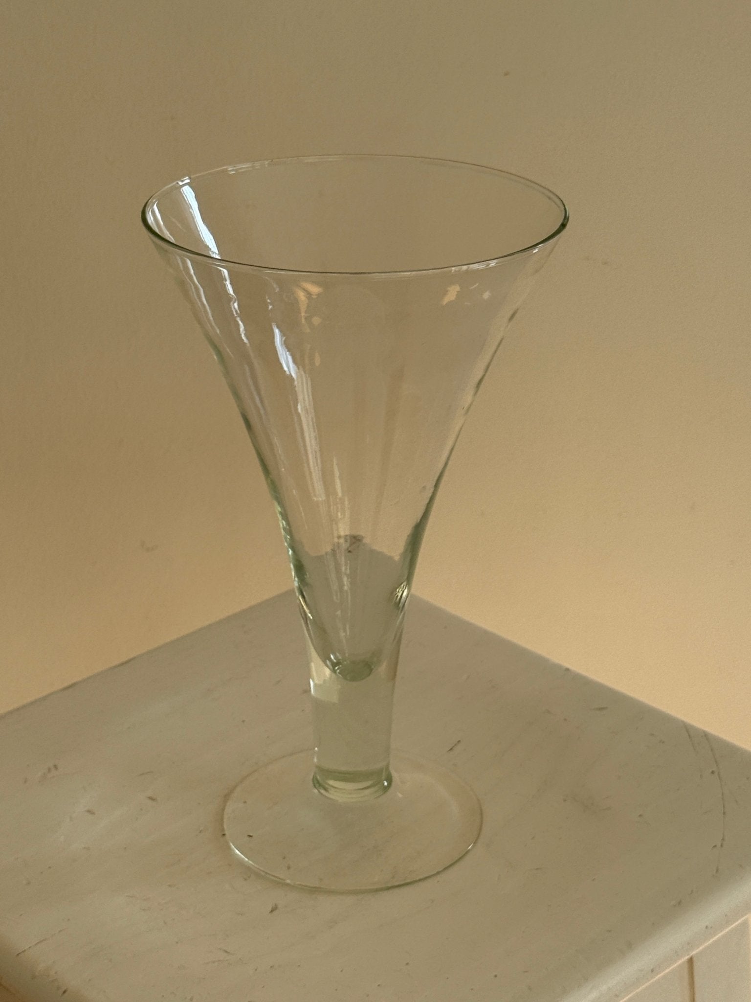 Pedestal glass vase - NEROLI