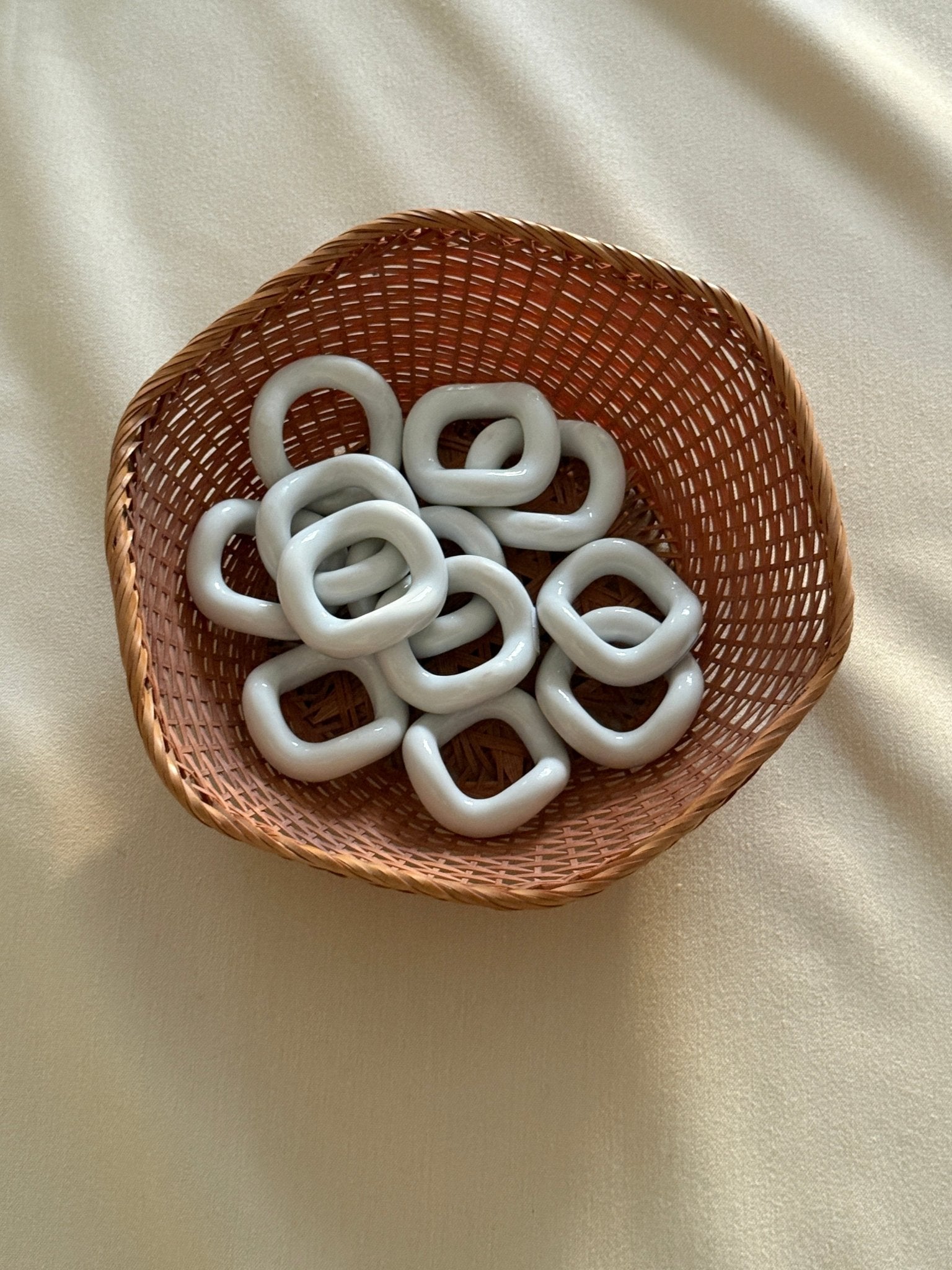 Porcelain napkin rings (8 pcs) - NEROLI