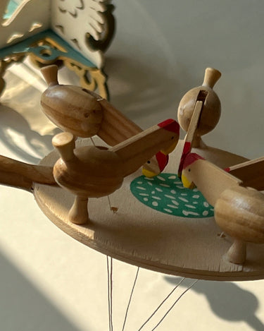 Pull - string pecking hens - NEROLI