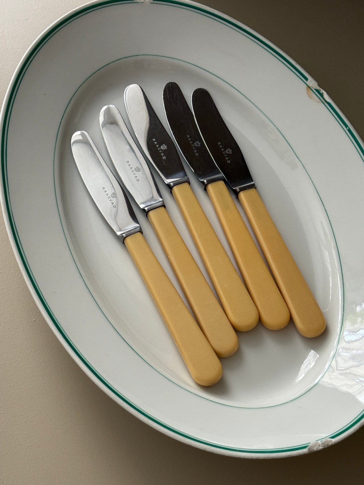 Raadvad knives (12 pcs) - NEROLI