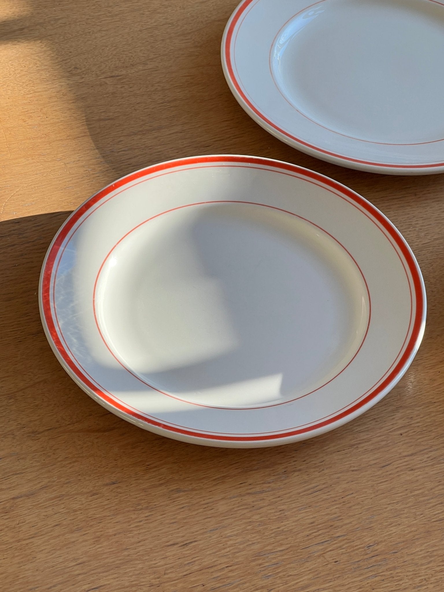 Red bistro dinner plates (3 pcs) - NEROLI