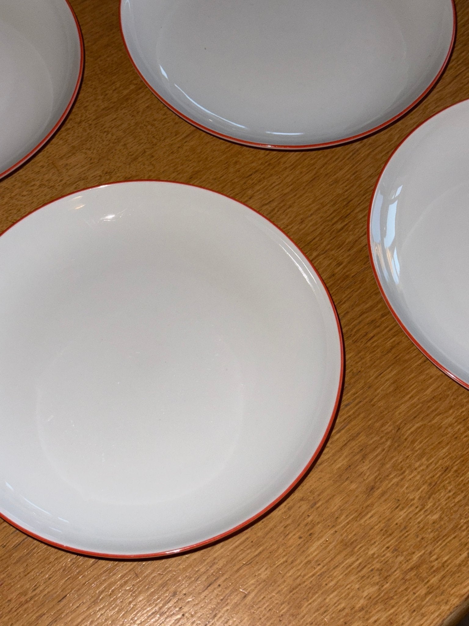 Red rim lunch plates (8 pcs) - NEROLI