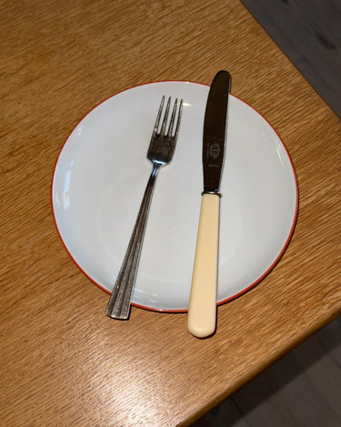 Red rim lunch plates (8 pcs) - NEROLI