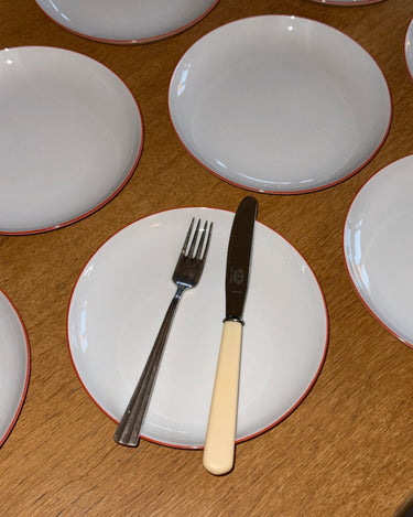 Red rim lunch plates (8 pcs) - NEROLI