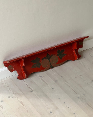 Red shelf - NEROLI