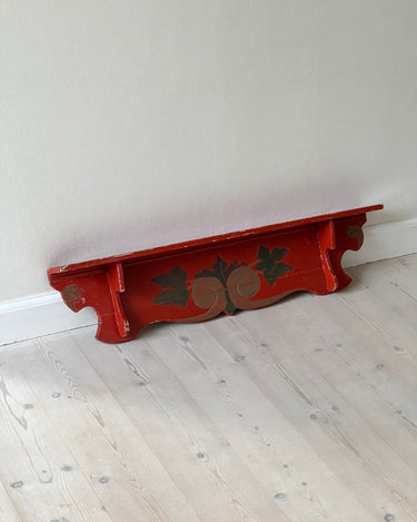 Red shelf - NEROLI