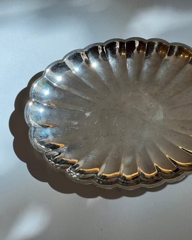 Scalloped dish - NEROLI