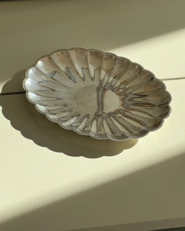 Scalloped dish - NEROLI