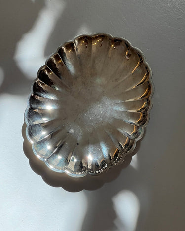 Scalloped dish - NEROLI