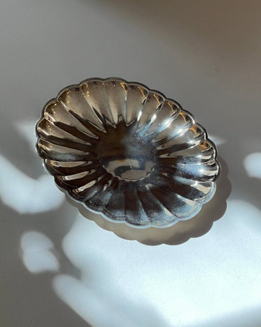 Scalloped dish - NEROLI