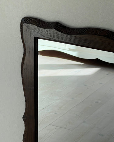 Scalloped mirror - NEROLI