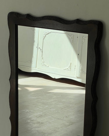 Scalloped mirror - NEROLI