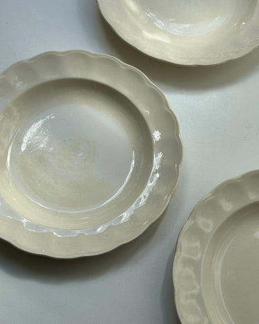 Scalloped plates (3 pcs) - NEROLI