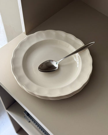 Scalloped plates (3 pcs) - NEROLI