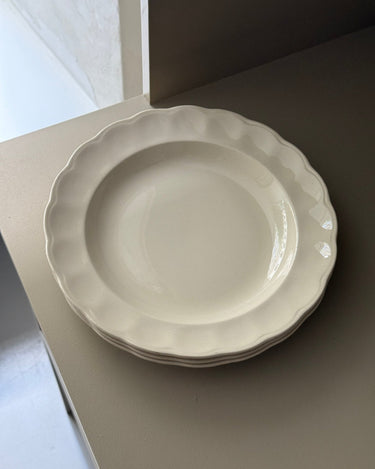 Scalloped plates (3 pcs) - NEROLI