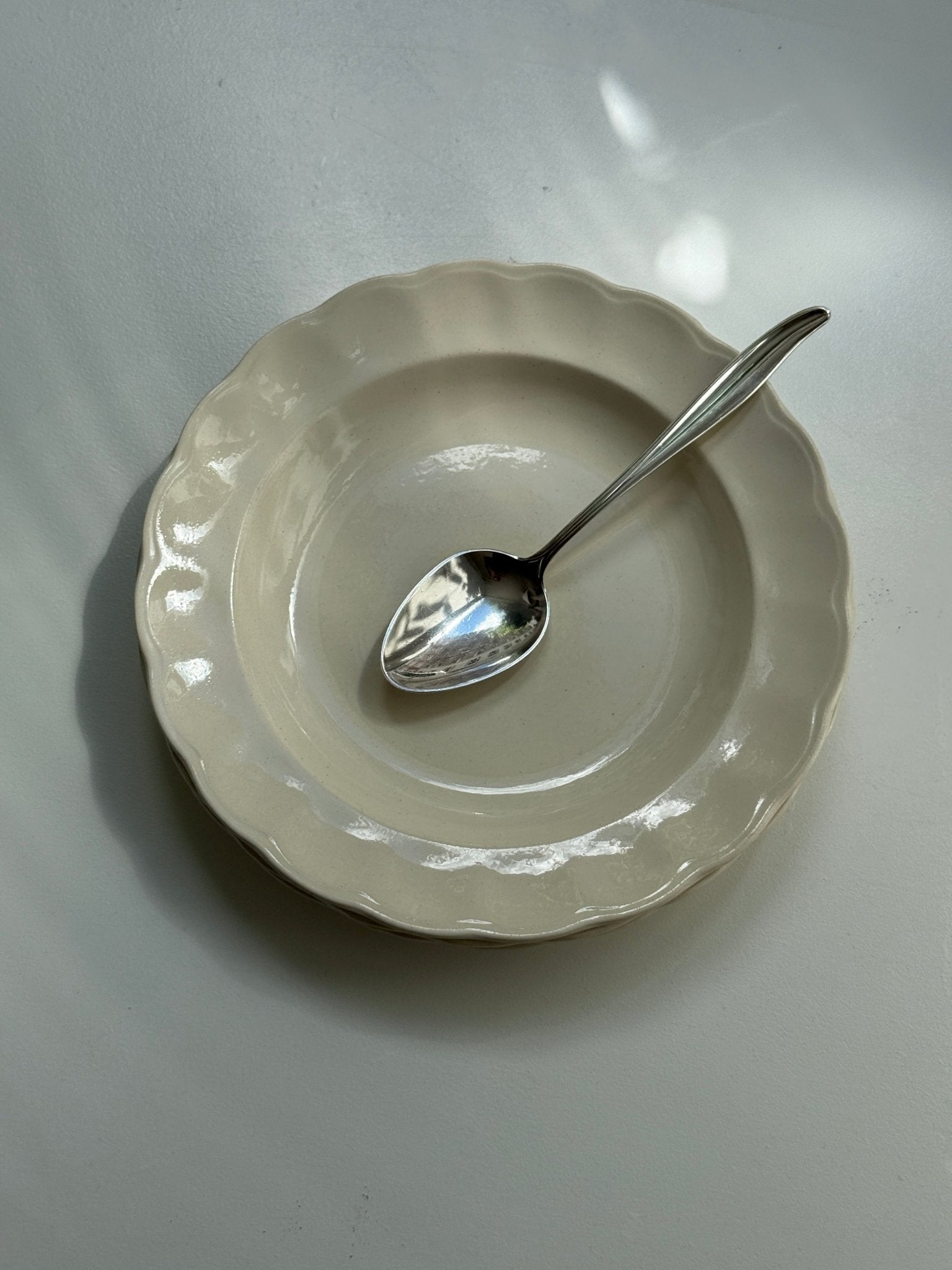 Scalloped plates (3 pcs) - NEROLI