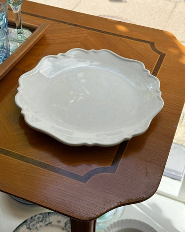 Scalloped platter - NEROLI